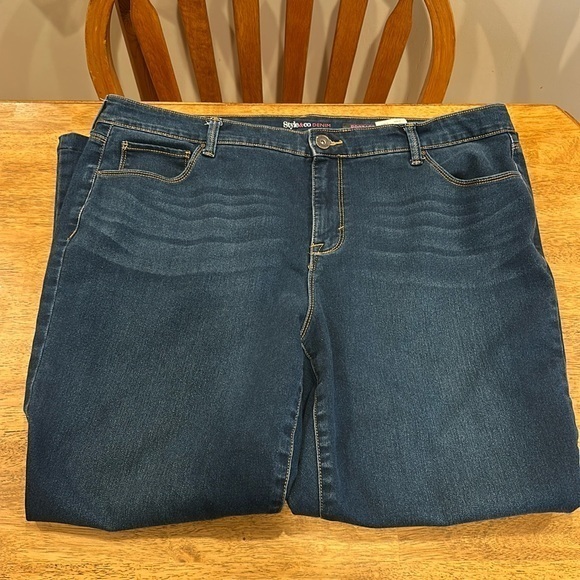 Style and Co Boot Leg women’s jeans 20WP (2 of 2 listings) - Picture 1 of 3
